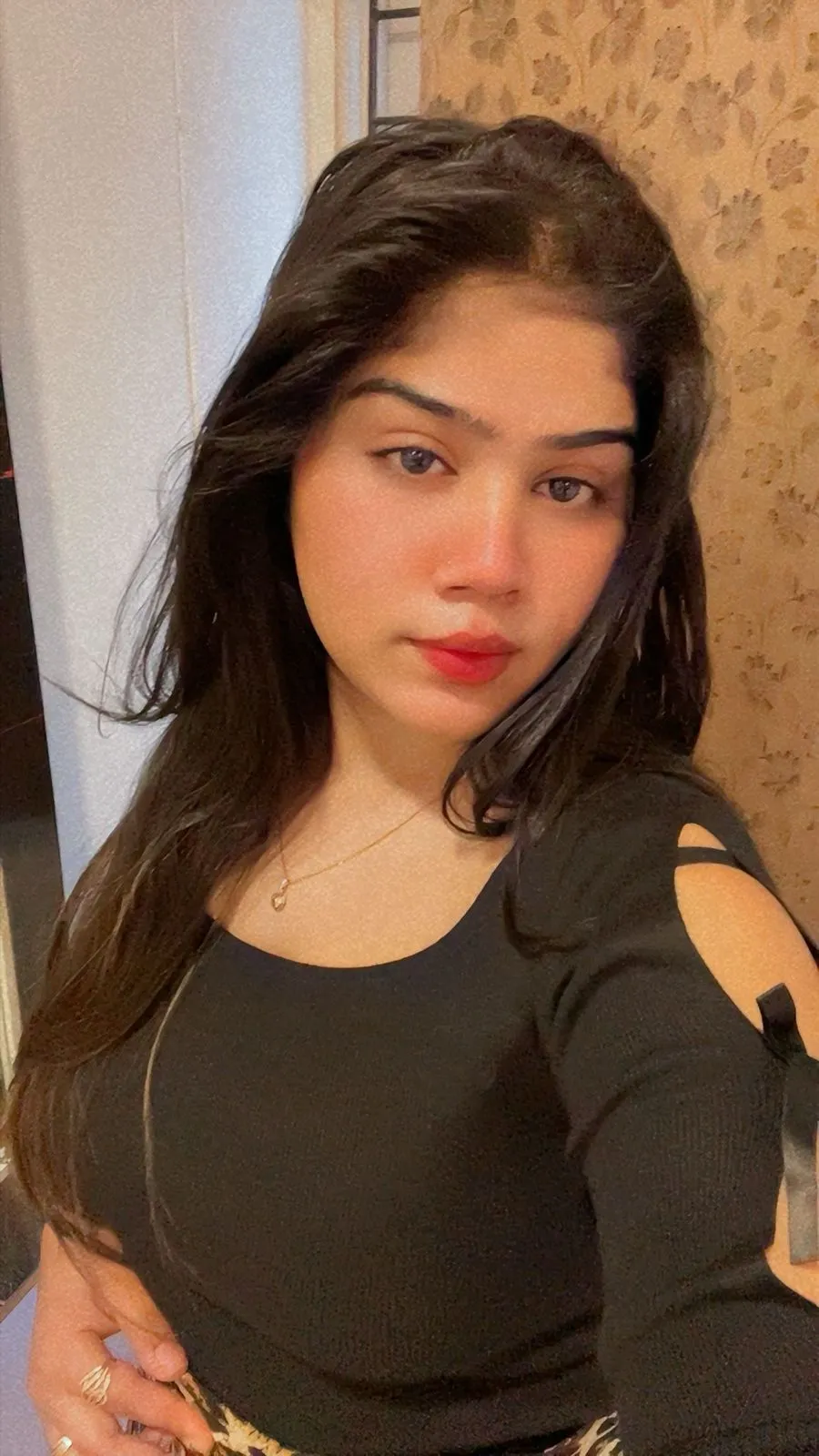 Pooja, Romantic Girl